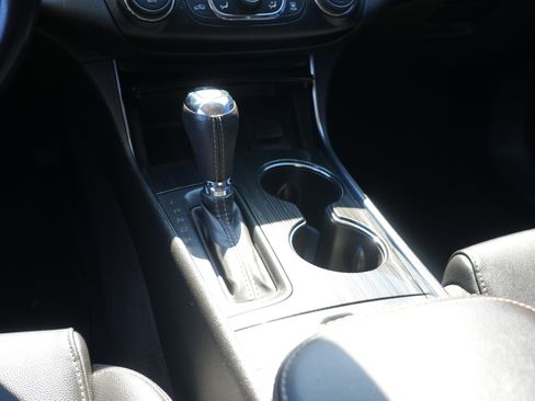 Used 2019 Chevrolet Impala LT FWD image 22