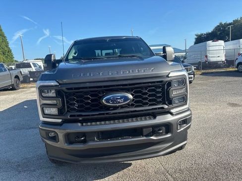 Used 2023 Ford F250 Lariat w/ Sport Appearance Package AWD/4WD image 2