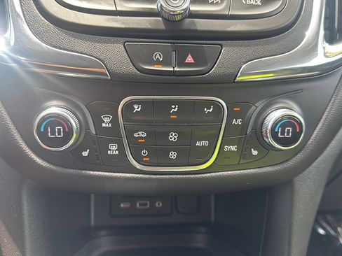 Used 2022 Chevrolet Equinox LT AWD/4WD image 37