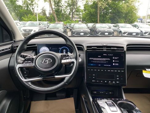Certified 2023 Hyundai Tucson Limited AWD/4WD image 10
