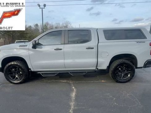 Used 2024 Chevrolet Silverado 1500 Custom Trail Boss w/ Dark Appearance Package image 5