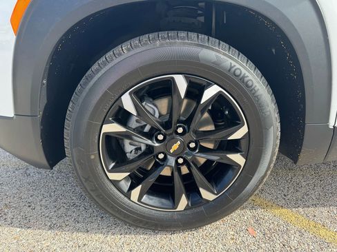 Used 2022 Chevrolet TrailBlazer LT w/ Convenience Package image 11