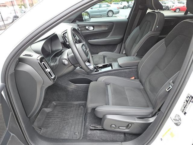 Used 2023 Volvo C40 P8 Recharge Ultimate w/ Protection Package Premier AWD/4WD image 17