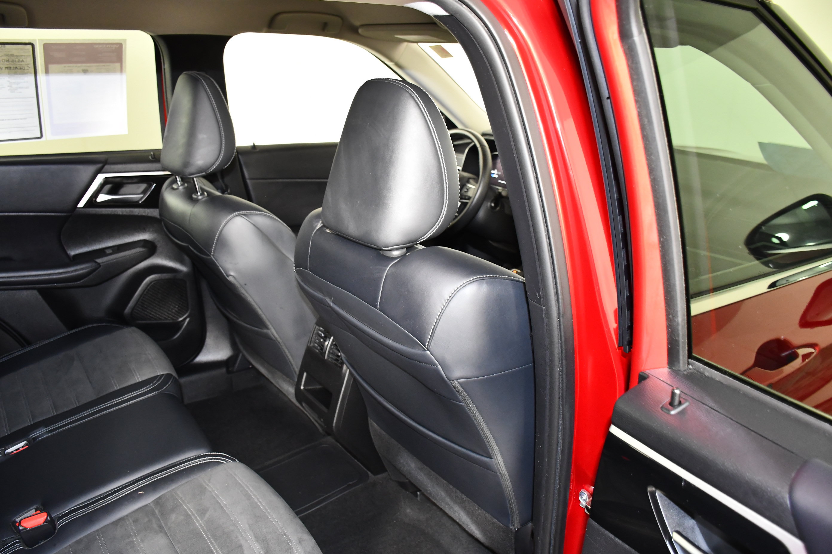 Used 2025 Mitsubishi Outlander SE AWD/4WD image 41