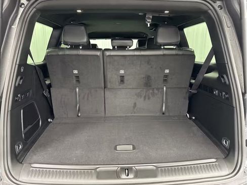 Used 2025 Jeep Wagoneer 4WD w/ Convenience Group I image 16