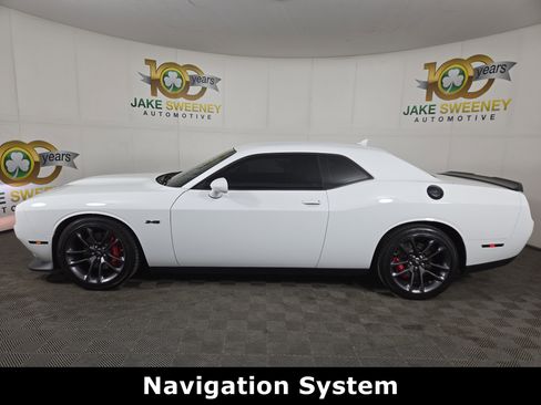 Used 2023 Dodge Challenger R/T w/ Plus Package image 5