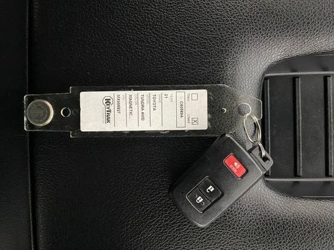 Used 2021 Toyota Tundra SR5 w/ TRD Off-Road Package image 31