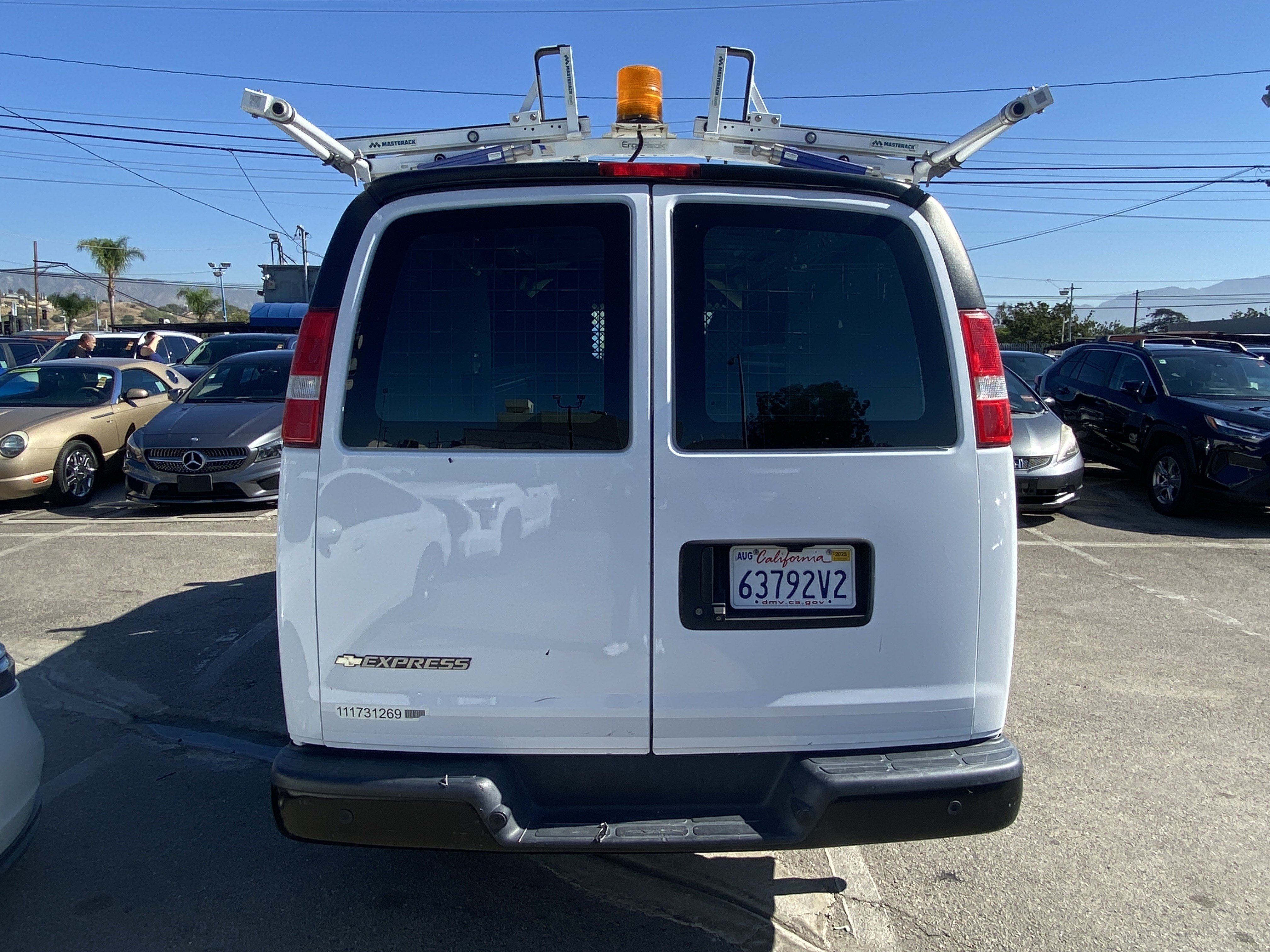 Used 2017 Chevrolet Express 2500 RWD image 11