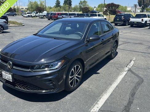 Used 2025 Volkswagen Jetta Sport FWD image 1