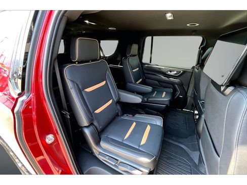 Used 2024 GMC Yukon XL AT4 w/ Technology Package AWD/4WD image 24