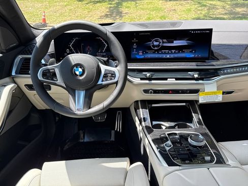 Used 2027 BMW X7 xDrive40i w/ M Sport Package AWD/4WD image 21