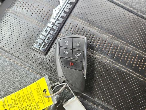 Used 2024 Chevrolet Silverado 2500 High Country AWD/4WD image 33