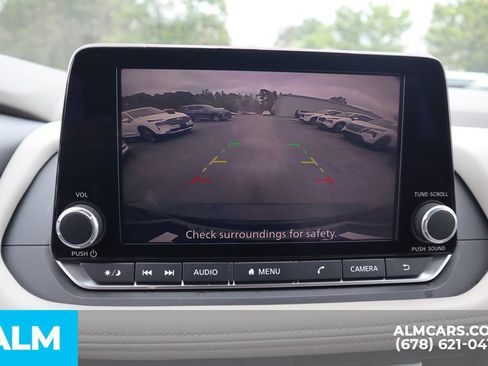 Used 2025 Nissan Rogue SV FWD image 34