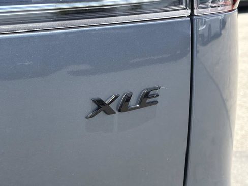 Used 2024 Toyota Corolla Cross XLE w/ Convenience Package FWD image 22