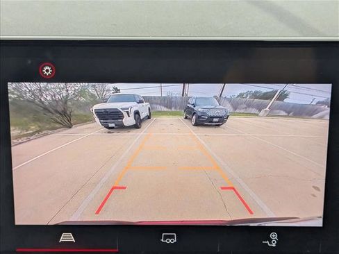 Used 2024 GMC Canyon Elevation w/ Convenience Package image 14