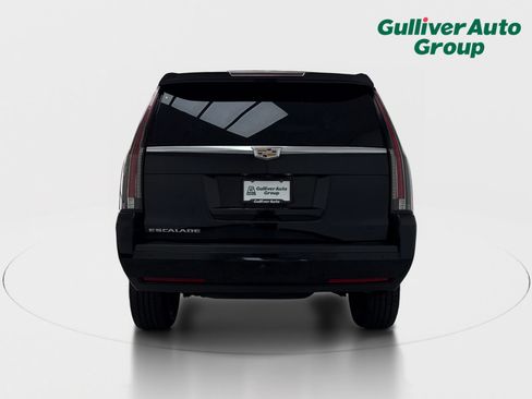 Used 2018 Cadillac Escalade Luxury AWD/4WD image 7