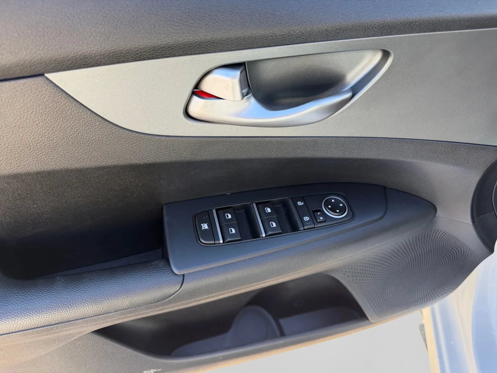 Used 2021 Kia Forte LXS FWD image 14