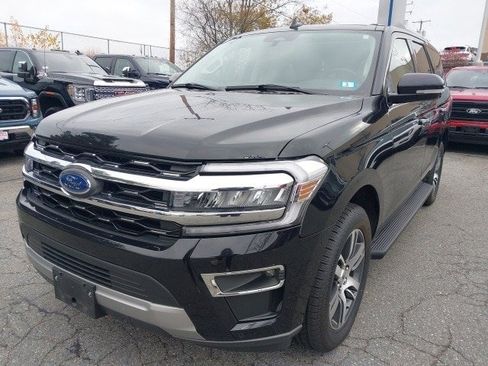 Certified 2024 Ford Expedition Limited image 4