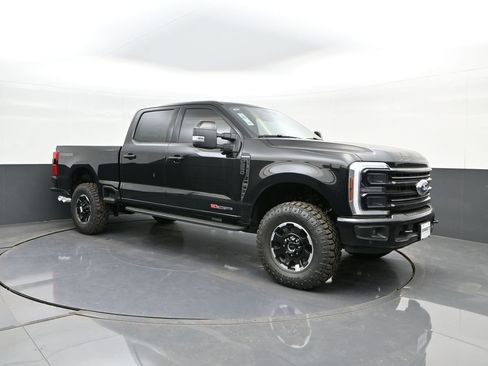 New 2026 Ford F250 Platinum w/ Tremor Off-Road Package image 5