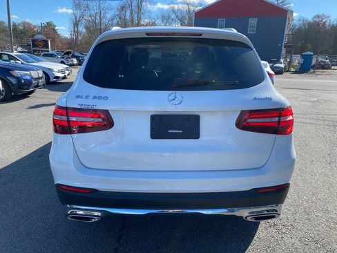Used 2019 Mercedes-Benz GLC 300 4MATIC w/ Premium Package image 5