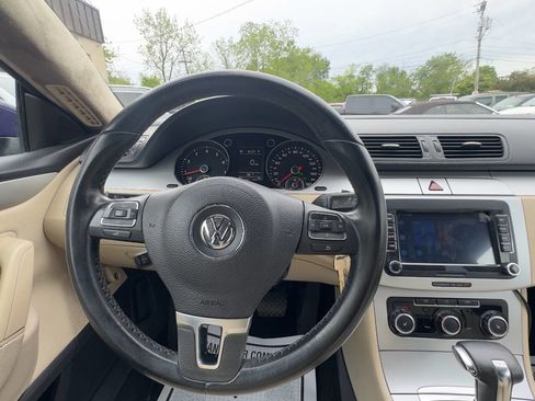 Used 2010 Volkswagen CC Sport FWD image 16