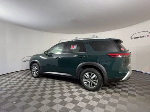 Certified 2025 Nissan Pathfinder SL w/ Cargo Package AWD/4WD image 6