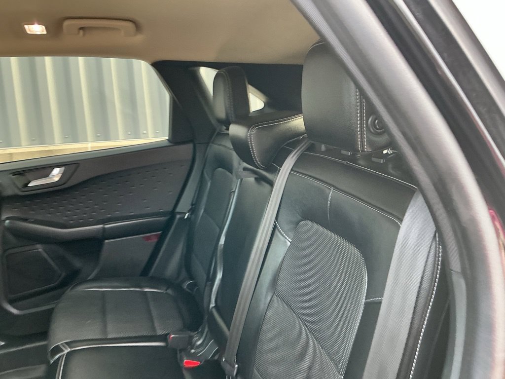 Used 2020 Ford Escape Titanium AWD/4WD image 18