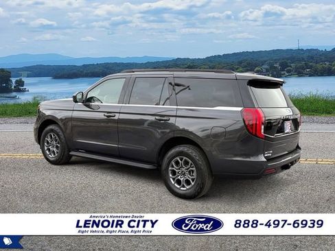 Used 2025 Ford Expedition Active RWD image 5