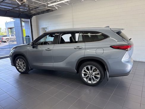 Used 2022 Toyota Highlander Limited w/ Protection Package #3 (TMS) AWD/4WD image 5