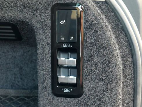 Used 2025 Land Rover Range Rover Long Wheelbase SE AWD/4WD image 62