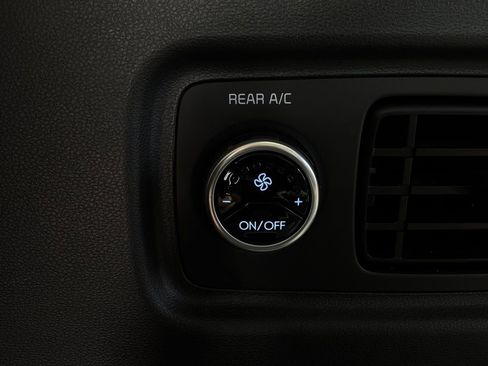 Used 2025 Hyundai Santa Fe SEL FWD image 14