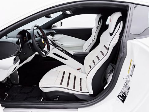 Used 2022 Ferrari Roma RWD image 43