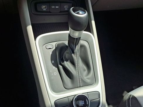 Certified 2023 Hyundai Venue SEL FWD image 15