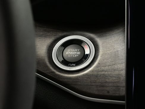 Used 2023 Jeep Grand Cherokee L Limited image 23