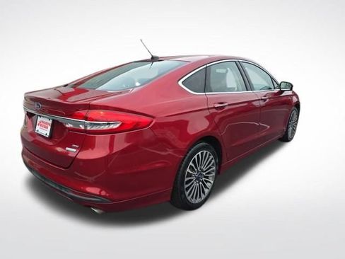 Used 2017 Ford Fusion SE w/ Fusion SE Technology Package FWD image 5