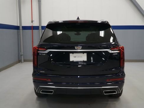 Used 2022 Cadillac XT6 Premium Luxury w/ Technology Package image 5
