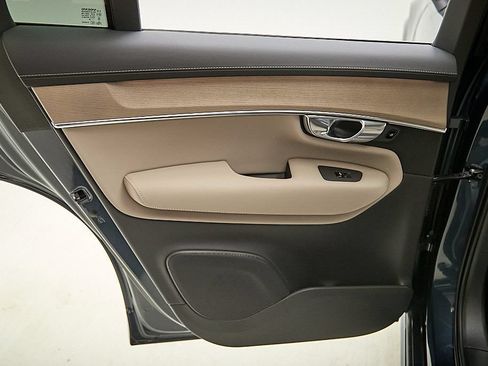 New 2026 Volvo XC90 B6 Plus w/ Protection Package AWD/4WD image 17