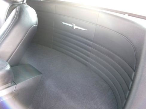 Used 2005 Ford Thunderbird RWD image 9