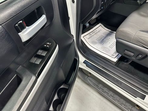 Used 2021 Toyota Tundra SR5 w/ Convenience Package AWD/4WD image 9