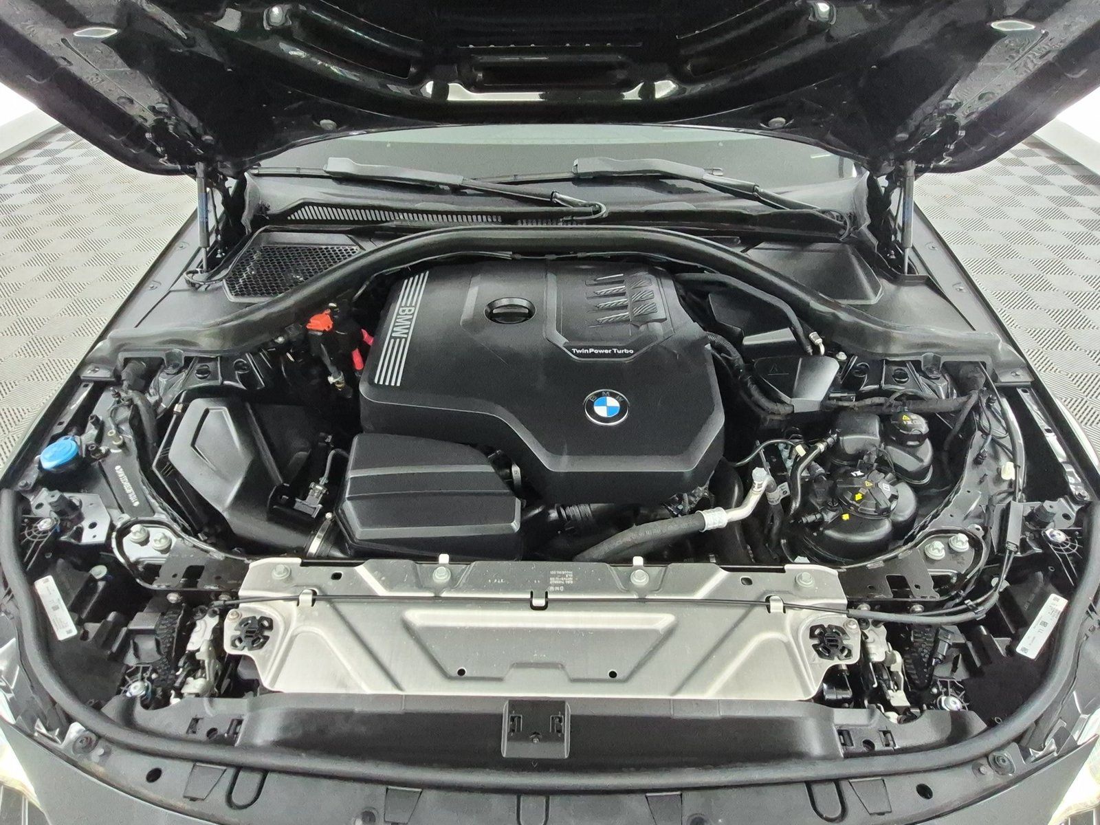Used 2025 BMW 230i xDrive Coupe w/ Premium Package AWD/4WD image 27