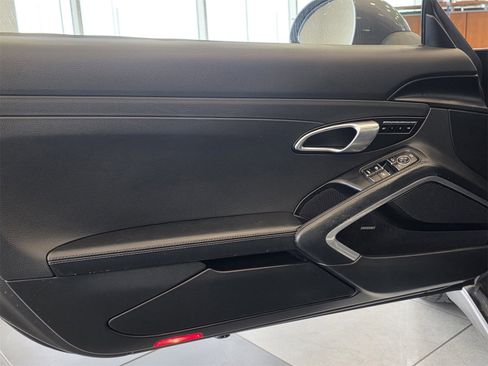Used 2015 Porsche 911 Carrera image 18