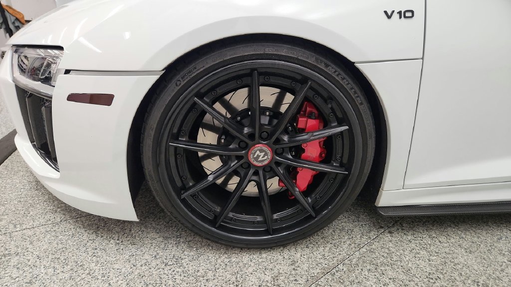 Used 2017 Audi R8 V10 w/ Carbon Exterior Package AWD/4WD image 54