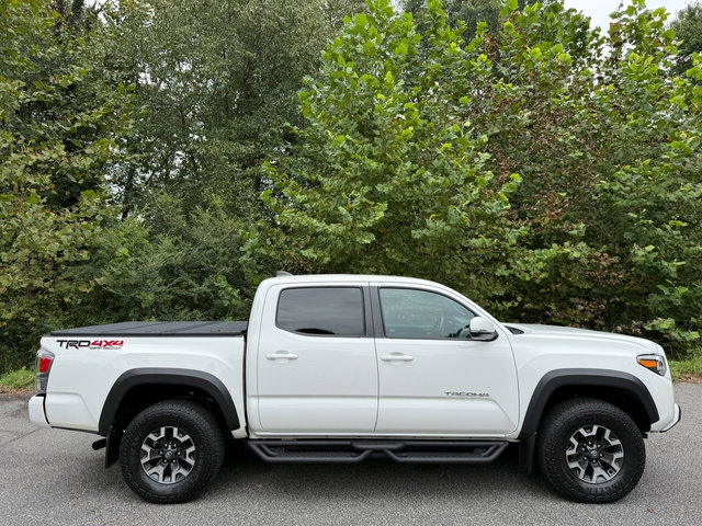 Used 2023 Toyota Tacoma TRD Off-Road w/ Technology Package AWD/4WD image 5