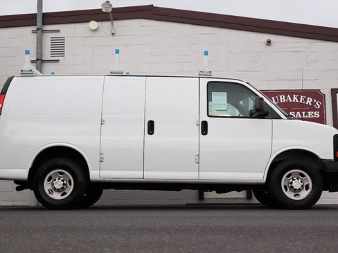 Used 2017 Chevrolet Express 2500 RWD image 11