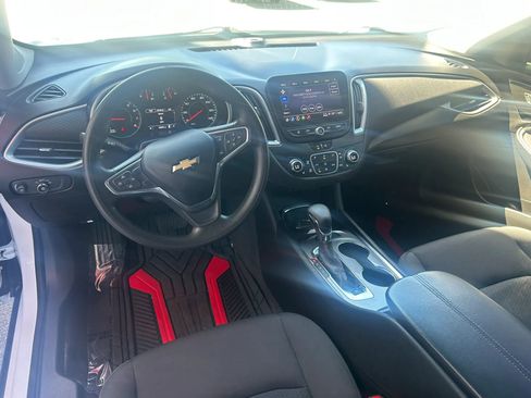 Used 2022 Chevrolet Malibu LT FWD image 4