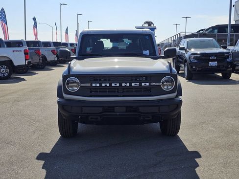 New 2026 Ford Bronco 4-Door AWD/4WD image 2
