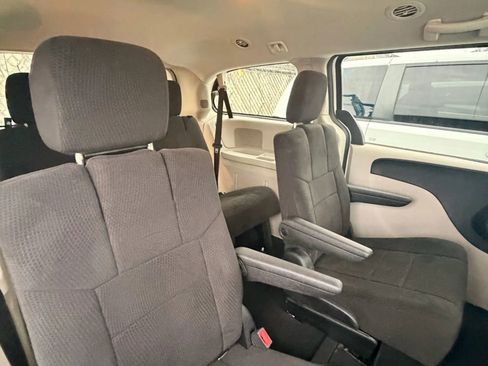Used 2012 Dodge Grand Caravan SE image 14