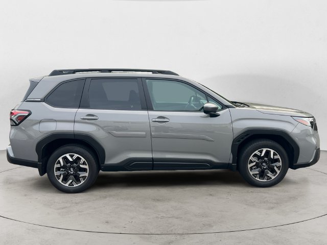 Used 2026 Subaru Forester Premium AWD/4WD image 4