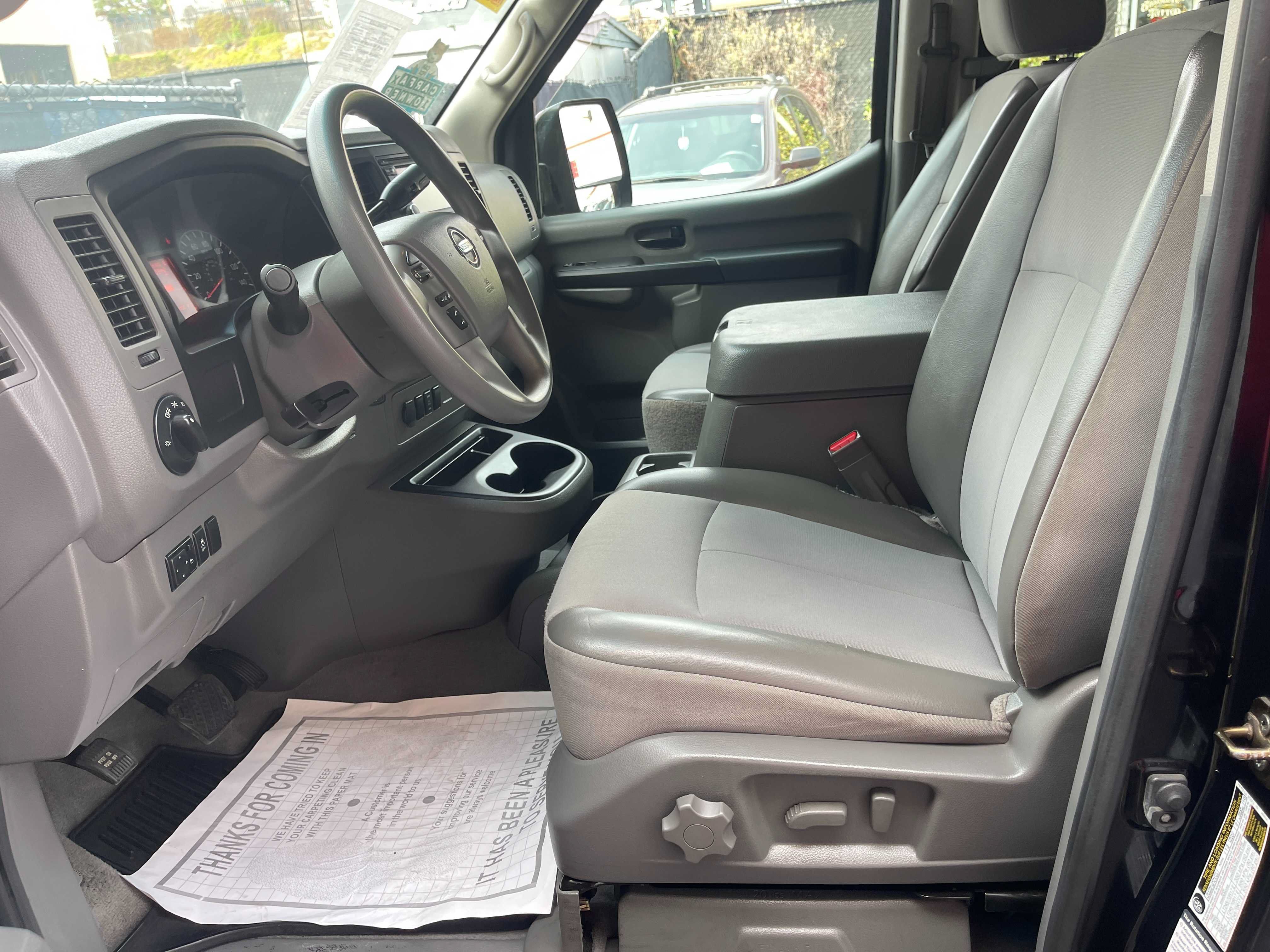 Used 2018 Nissan NV 3500 SV w/ Navigation Package RWD image 18