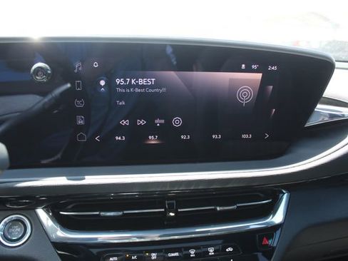 Used 2025 Buick Envista Avenir FWD image 26